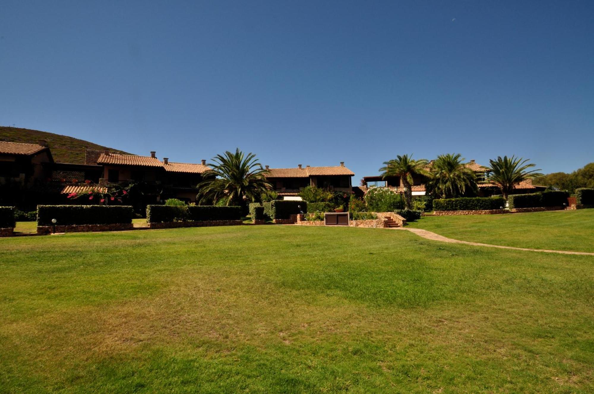 مارينيلاّ Appartamenti Residence Vela Blu Golfo Aranci المظهر الخارجي الصورة