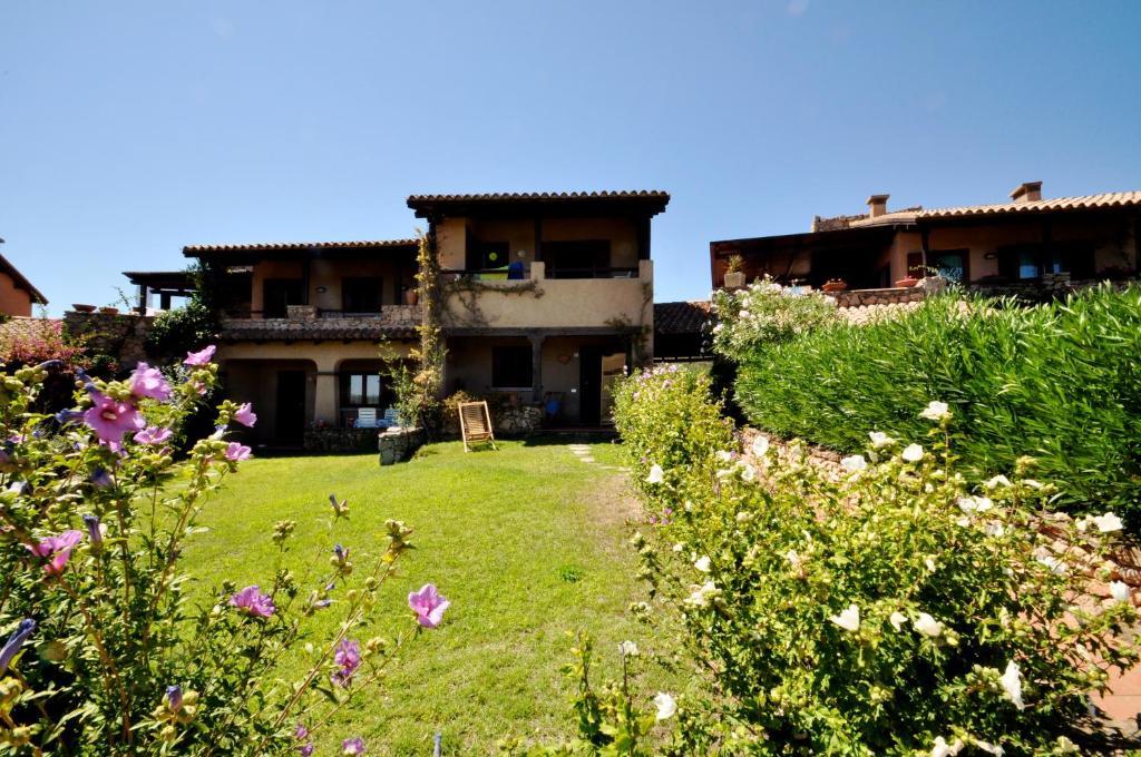 مارينيلاّ Appartamenti Residence Vela Blu Golfo Aranci المظهر الخارجي الصورة