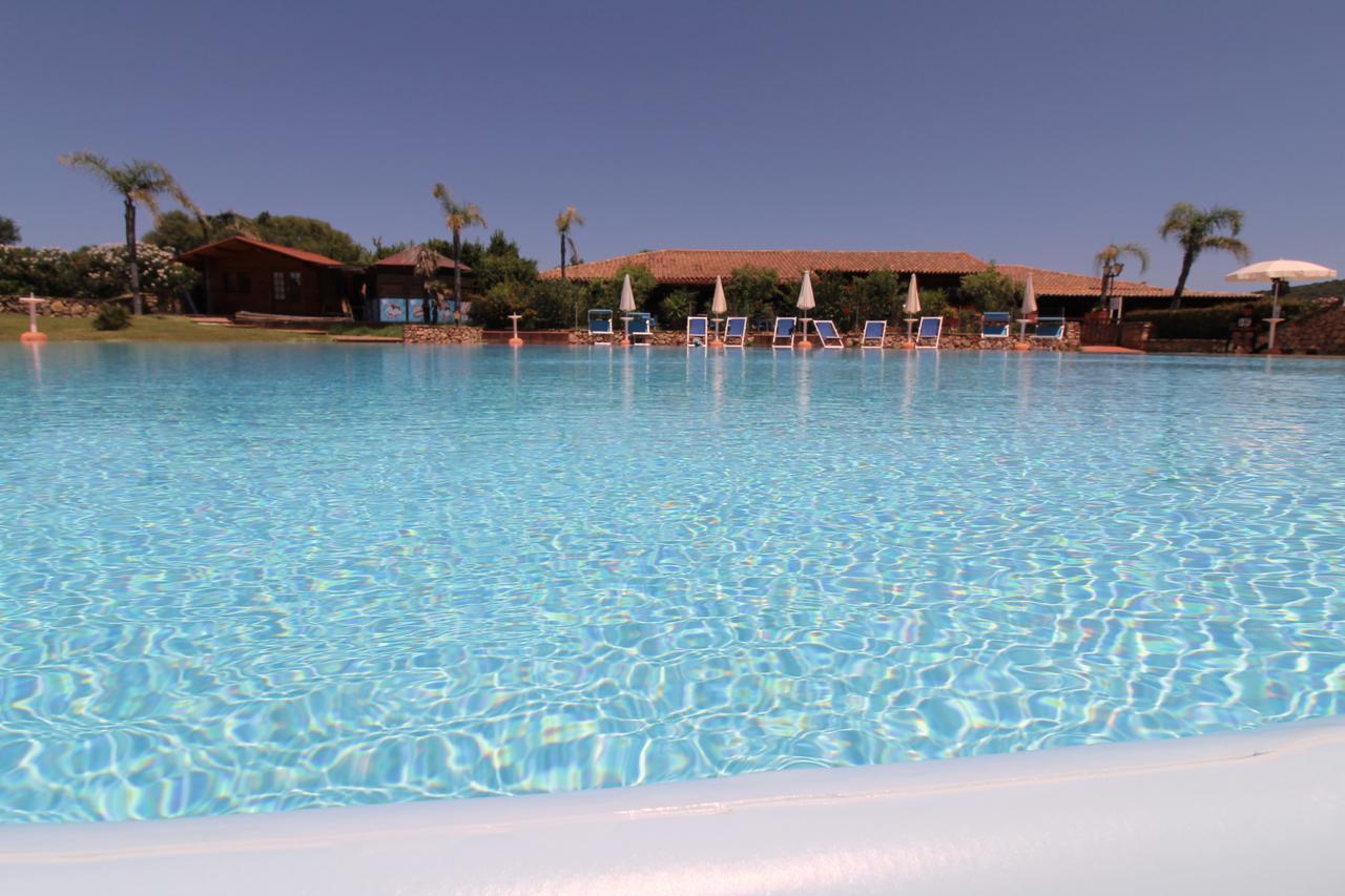 مارينيلاّ Appartamenti Residence Vela Blu Golfo Aranci المظهر الخارجي الصورة